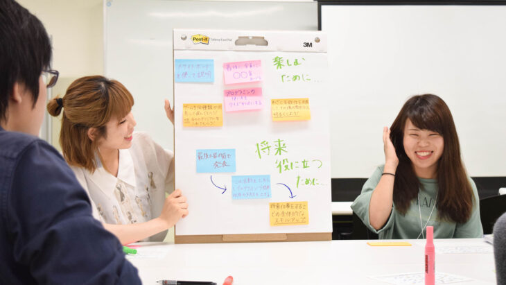 Bチームの議事録発表の様子_02