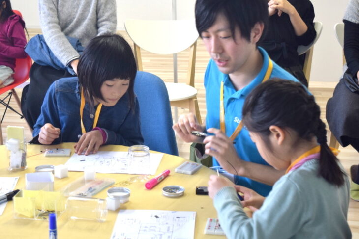 電子工作ワークショップの様子3